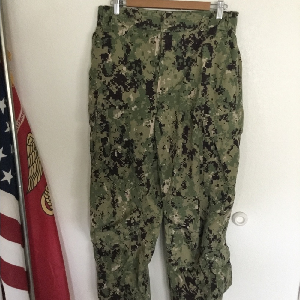 Men's Camouflage Cargo Pants - Green digital US Navy size medium regular
